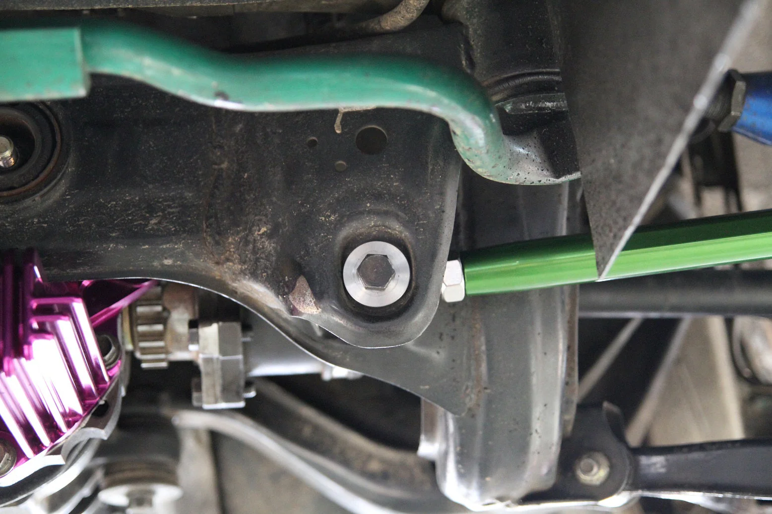 S14/S15/R33 Eccentric lockout kit (non HICAS) - Image 3